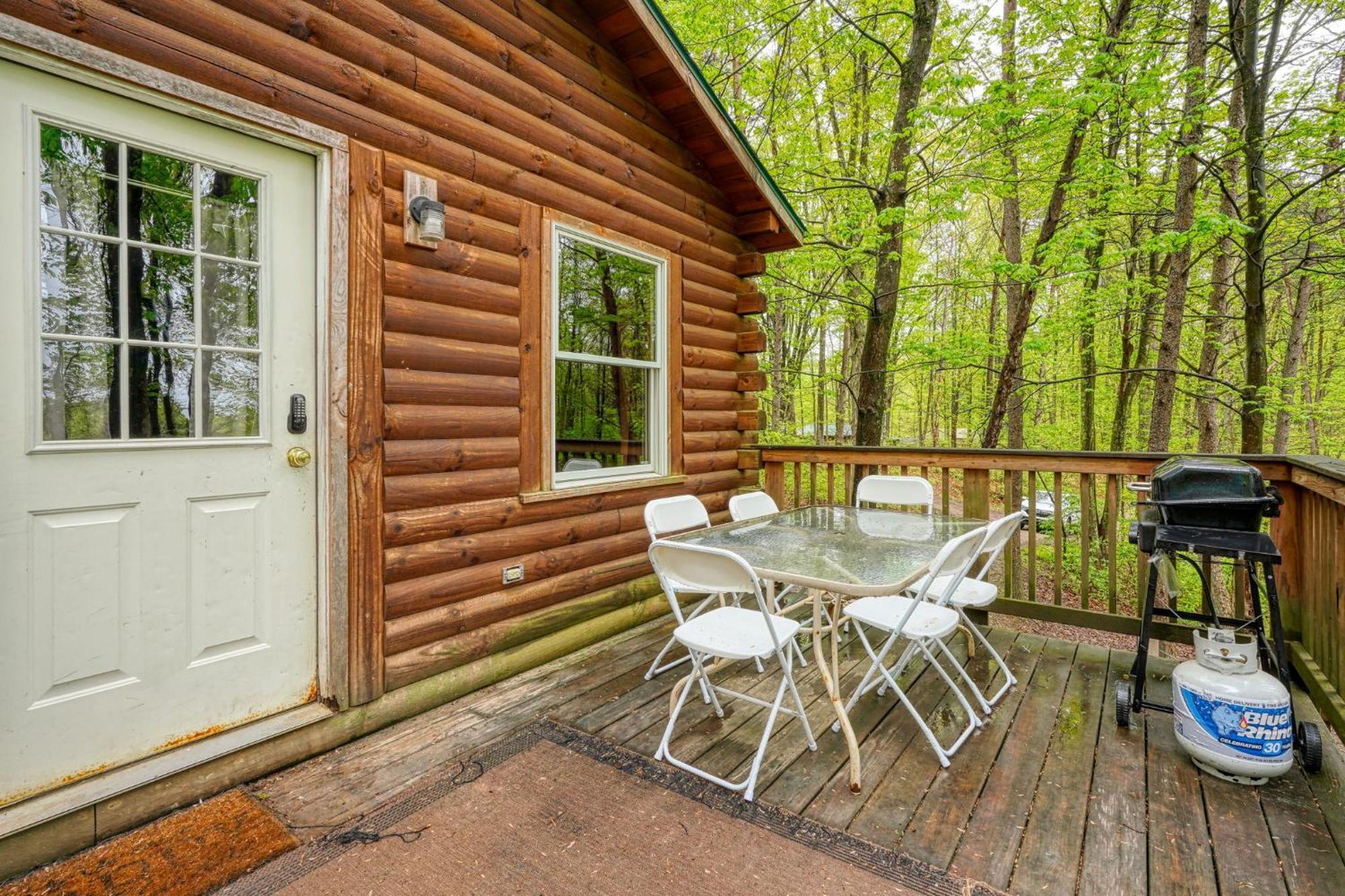 Blue Rose Cabins - Pine Ridge Cabin Logan Exterior foto